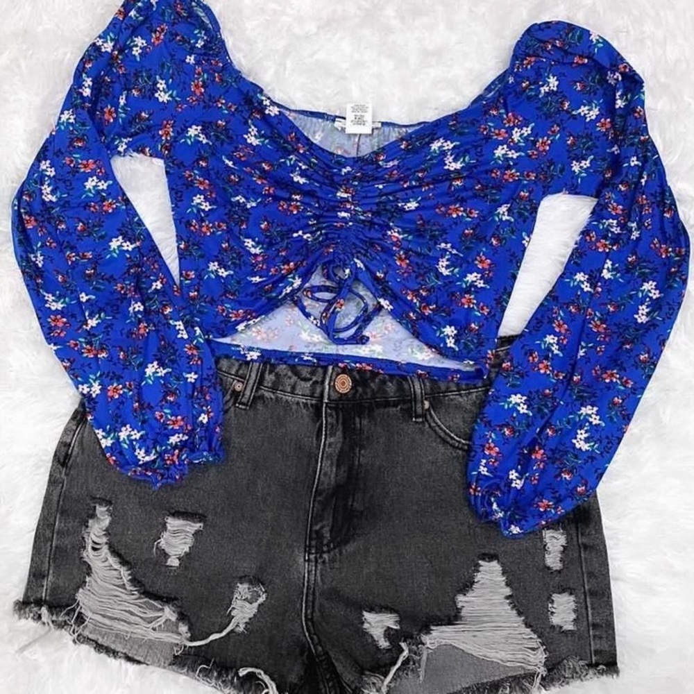 Longsleeve Drawstring tops - Picture 4 of 8